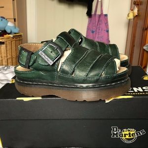 MAJOR ISO !!! Doc marten Dune 8330 sandals